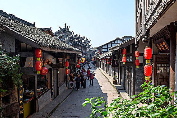 古代一晚婚女子,44岁才出嫁,两年后生下了千古一帝,成为传奇
